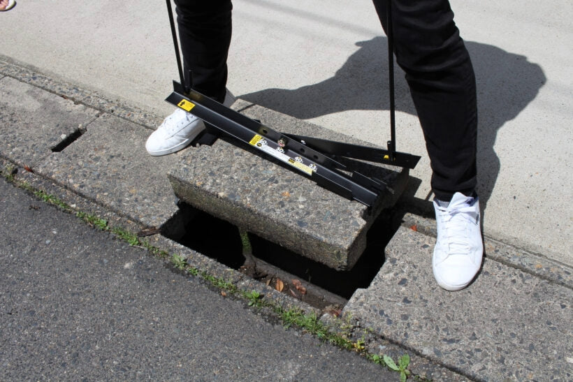 町内の側溝掃除「どぶさらい」「泥上げ」を楽して早く行う道具をご紹介！どぶた郎君が人気です！