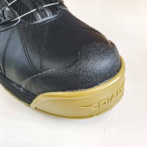 ドンケル　ディアドラ　フィンチ　つま先アップ